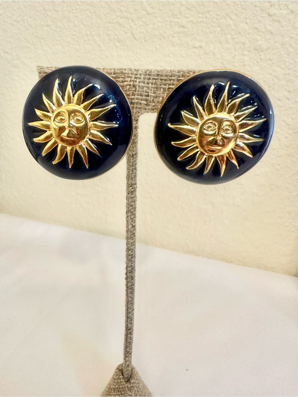 90s Vintage Sunburst Black Enamel Button Earrings (Clips) - High Quality